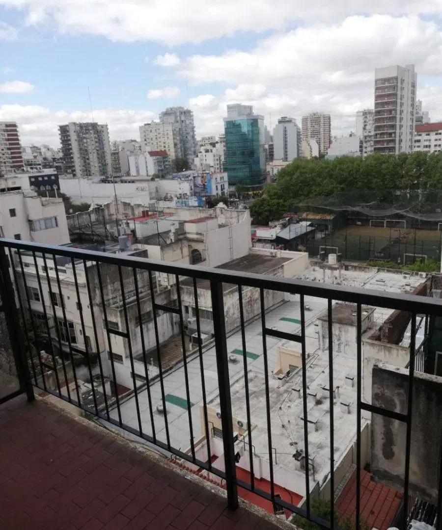 2 Ambientes contra Frente con Balcón a 1 cuadra subte 4