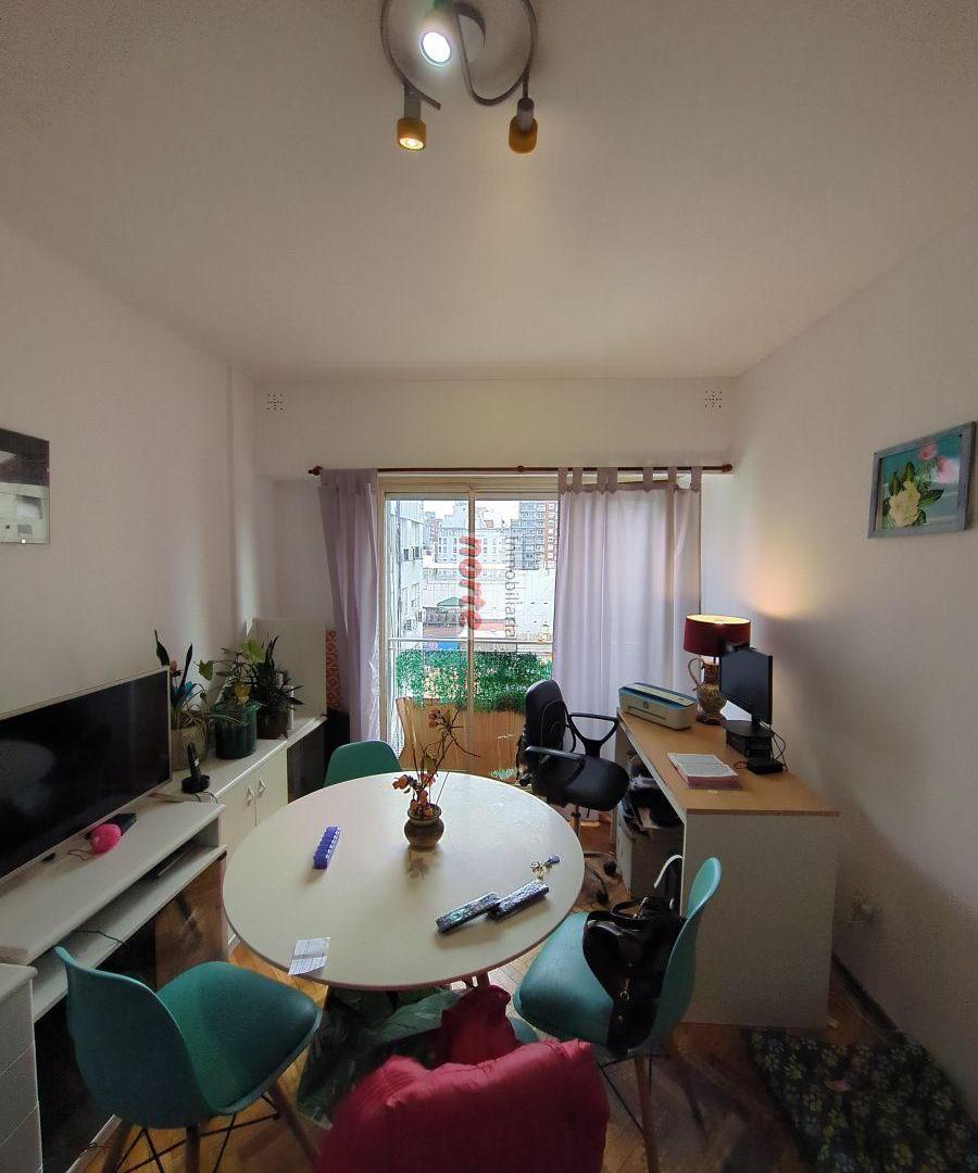 Foto de 2 ambientes 35m² muy luminoso con pisos de parquet y amplio ventanal al, imagen 2