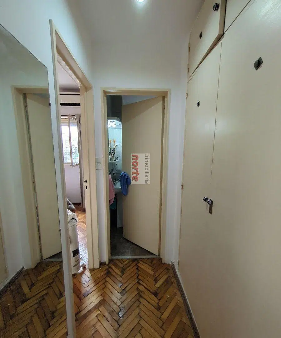 2 ambientes 35m² muy luminoso con pisos de parquet y amplio ventanal al lateral 5