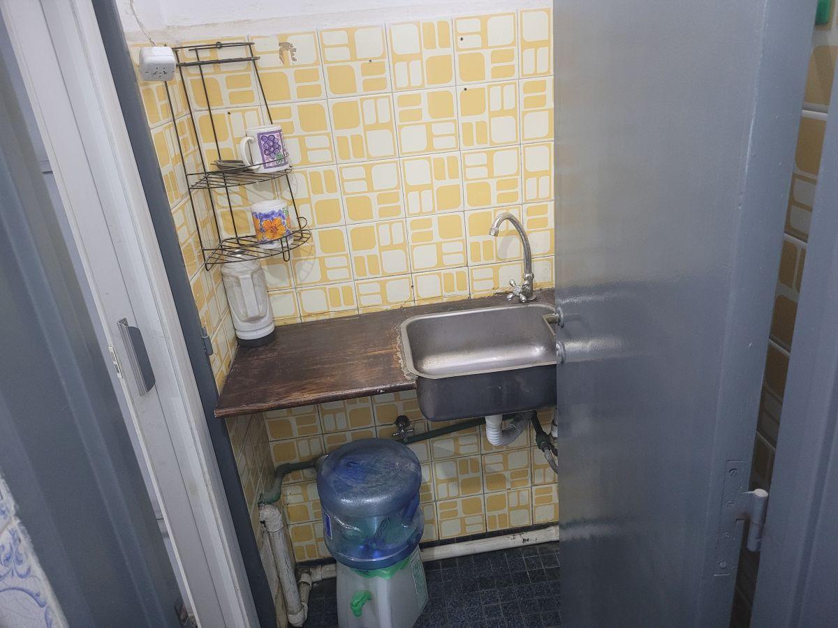 Foto de Local en V. Urquiza 33m² + 20m² de sótano c/baño y antebaño, imagen 2