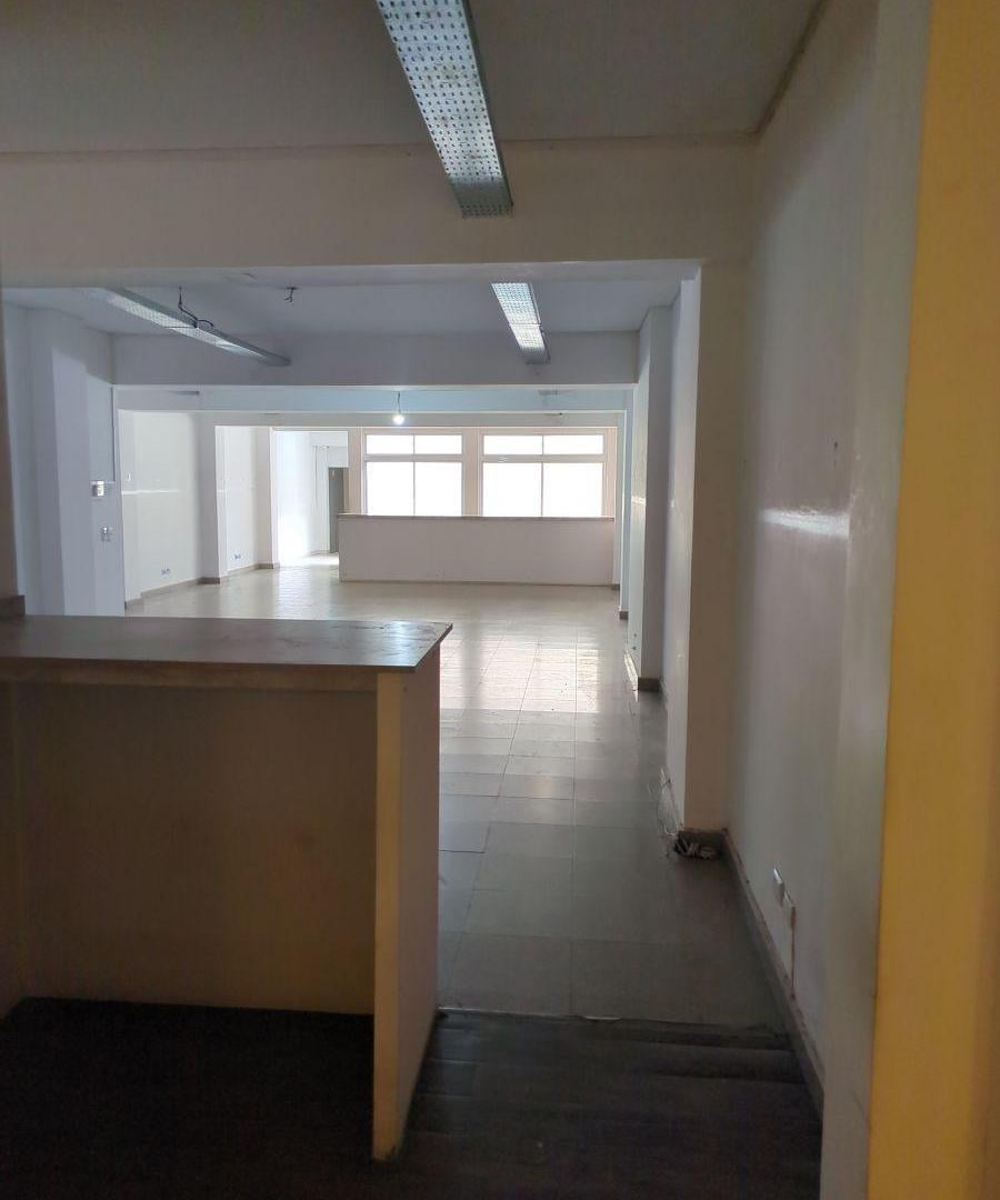 Foto de Salón multiuso 240metros 2 entradas apto varios destinos, imagen 2