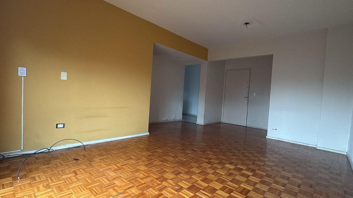 Foto de Departamento de 3 Ambientes con Cochera en Alquiler - Villa del Parque, imagen 3