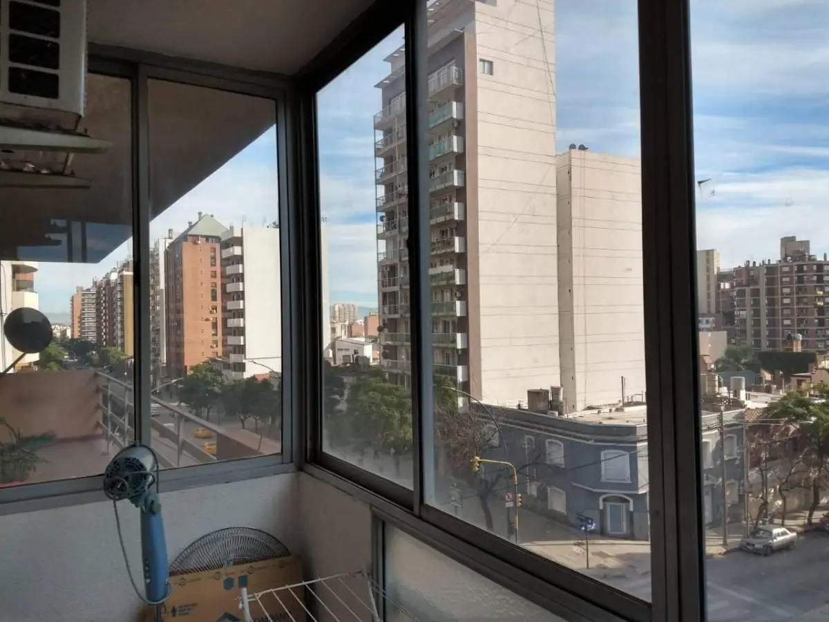 Oportunidad. Sobre Bv. San Juan - Departamento Luminoso de 1 Dormitorio con Balcón 3