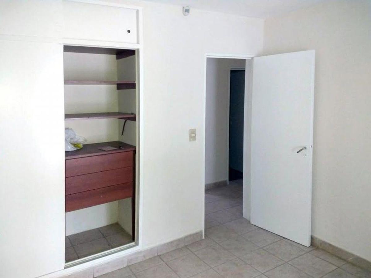 Casa de 3 Dorm. en Complejo Los Tilos, Bº Quintas de Argüello.