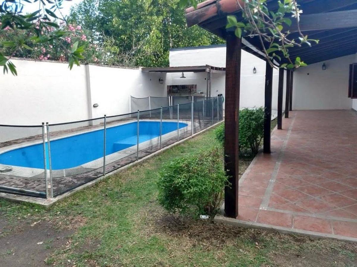 Foto de Casa de 3 Dorm. en Complejo Los Tilos, Bº Quintas de Argüello., imagen 4