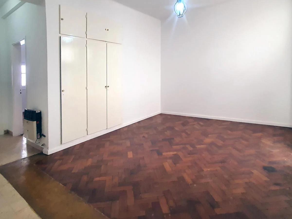 Foto de Alquiler de Departamento de 2 Dorm. en Calle Sucre. Córdoba con patio, imagen 2