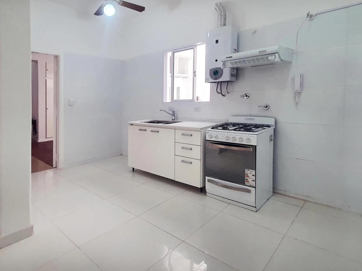 Foto de Alquiler de Departamento de 2 Dorm. en Calle Sucre. Córdoba con patio, imagen 4