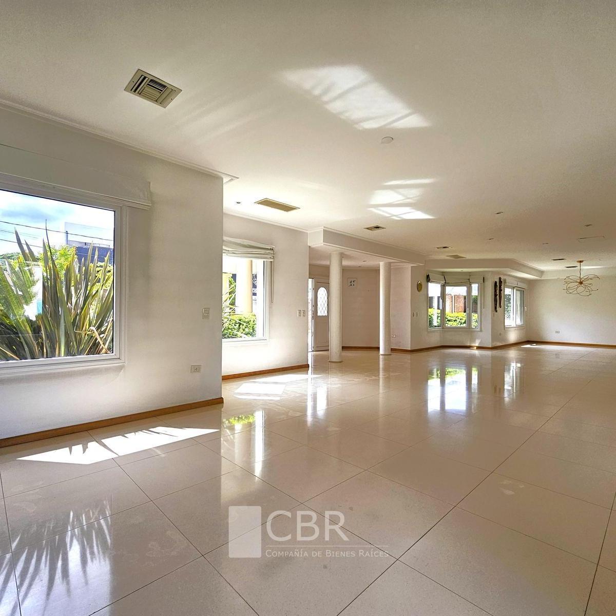 Foto de Espectacular Residencia de 760 m2 sobre Cul de Sac - Quincho - Piscina, imagen 3