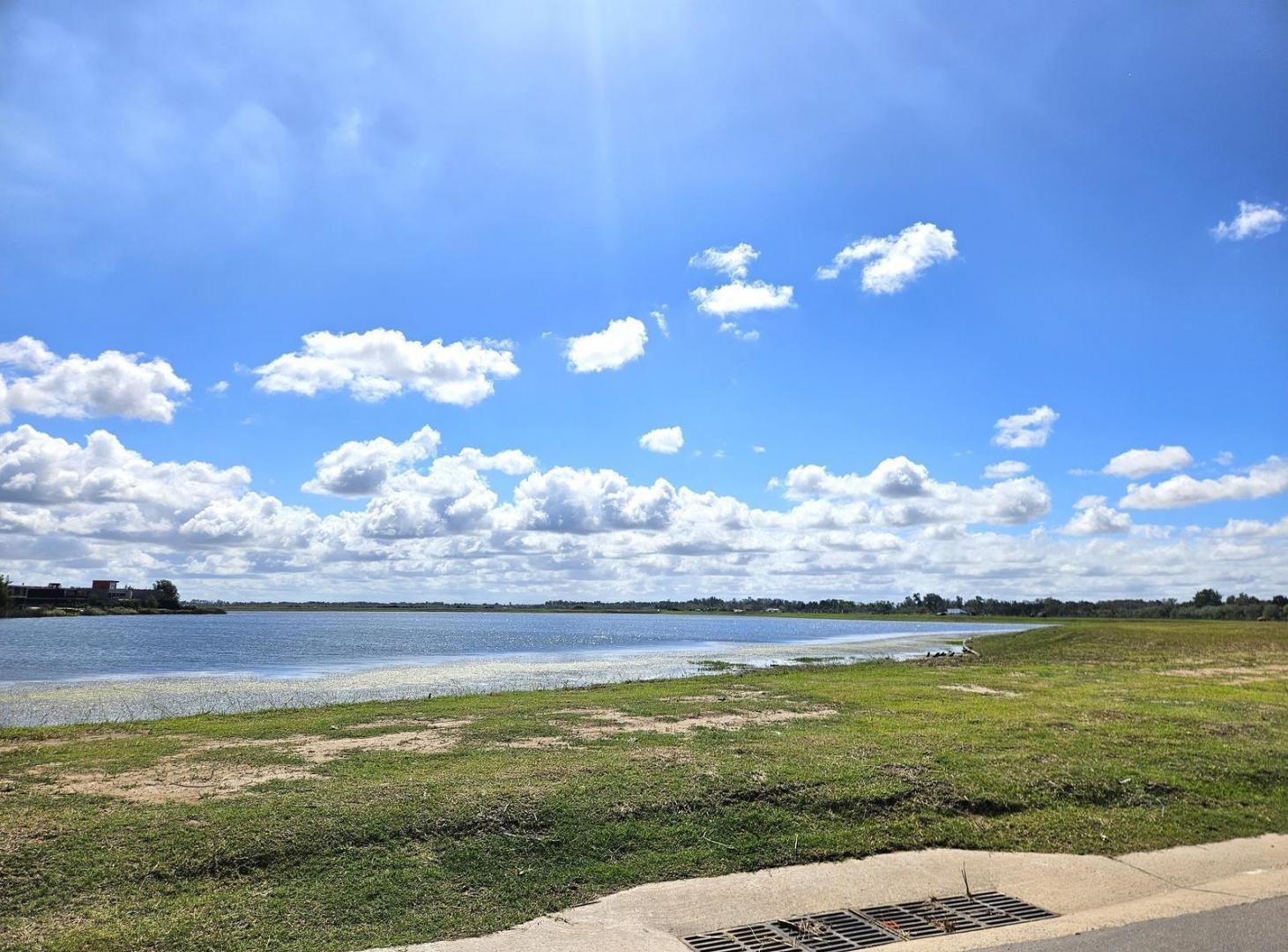 Foto de Excelente Lote de 760 m2 a la Laguna en Barrio Nativas - Puertos del, imagen 4