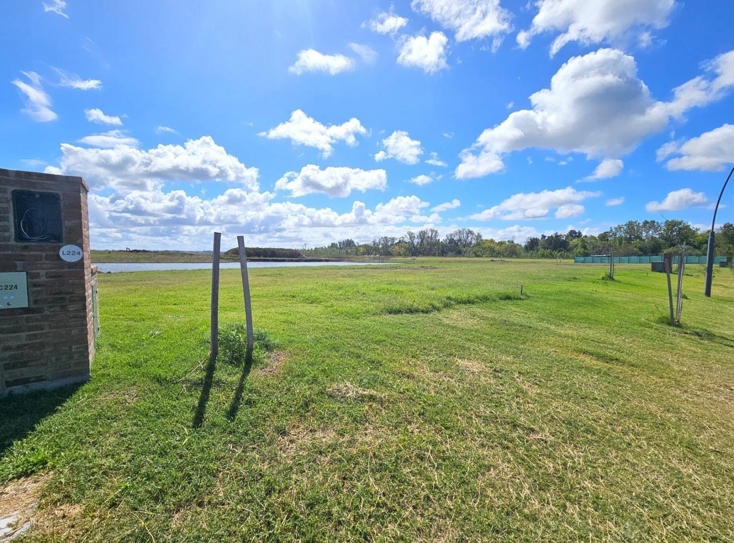 Excelente Lote de 760 m2 a la Laguna en Barrio Nativas - Puertos del Lago