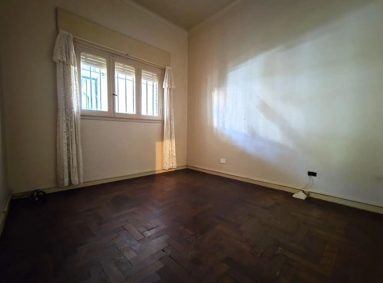 Florida - Sólida Casa en 1 Planta sobre Lote de 8.66 x 30 4