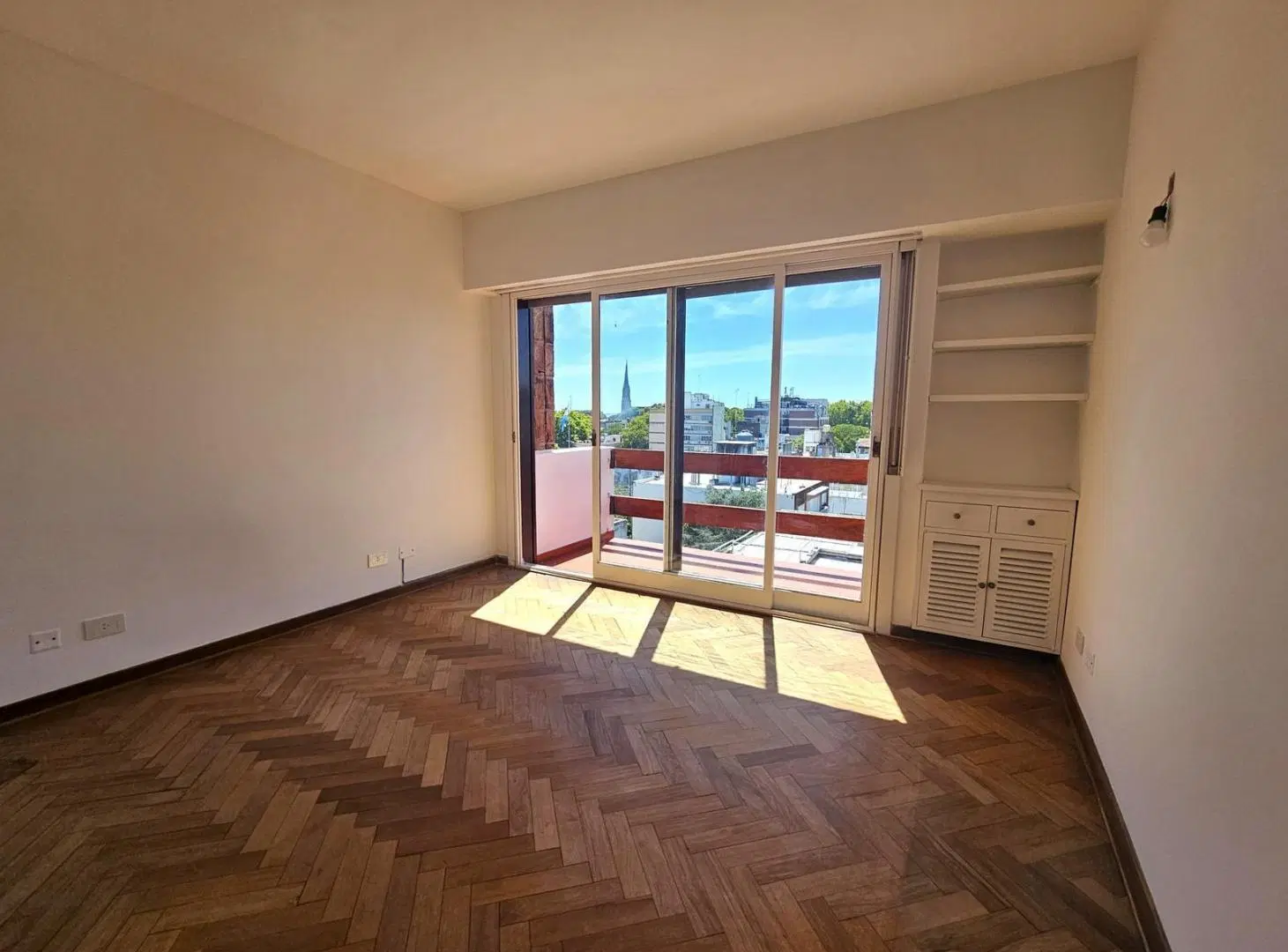Excelente Semipiso con Vistas Abiertas en el Centro de San Isidro - Super Luminoso!! 8