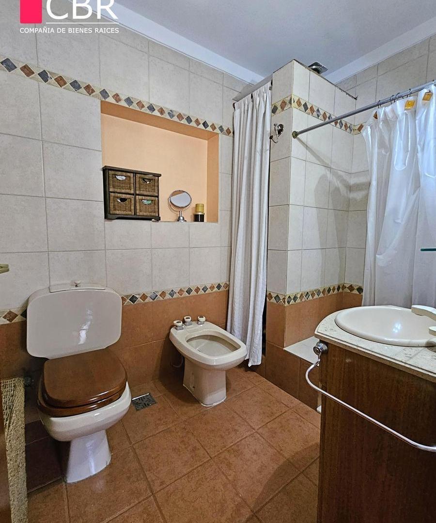 Foto de Impecable Casa con Jardín, Terraza, Quincho y Piscina - Muy Luminosa!, imagen 3