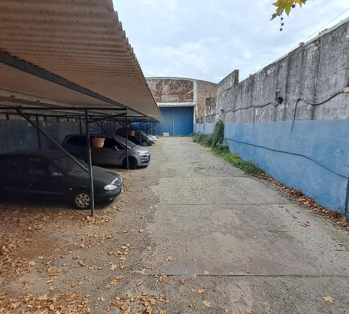 En Venta Galpon Parabolico con Cocheras Excelente Ubicacion 5
