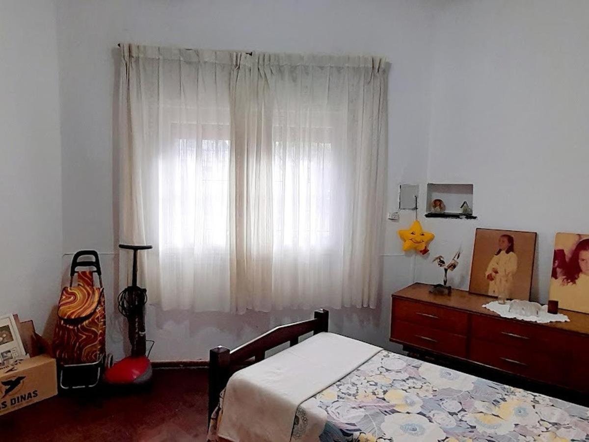 VENTA CASA 4 DORMITORIOS BARRIO HOSPITALES
