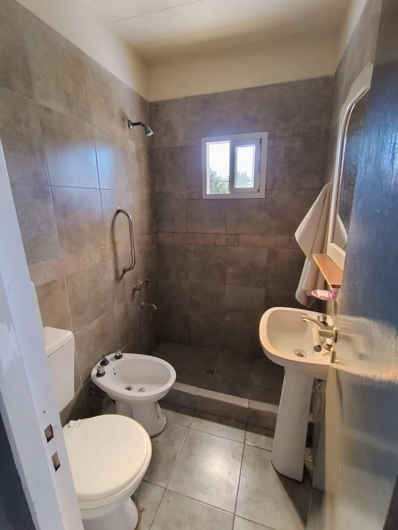 Foto de COMPLEJO 3 CASAS INDEPENDIENTES A LA VENTA EN FUNES CITY, imagen 2