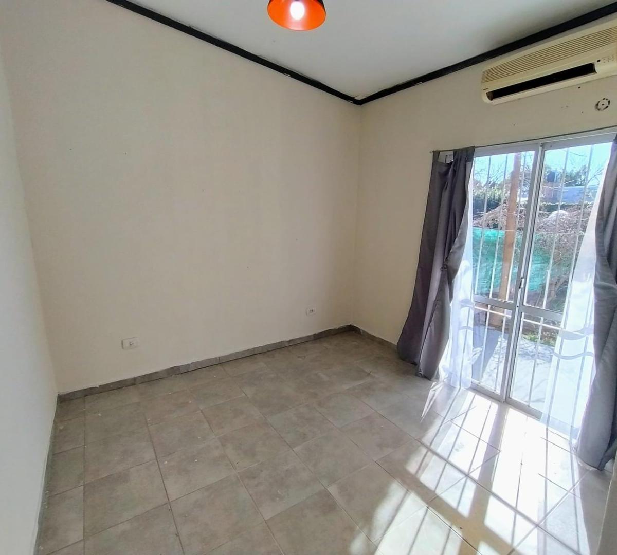 Foto de COMPLEJO 3 CASAS INDEPENDIENTES A LA VENTA EN FUNES CITY, imagen 5