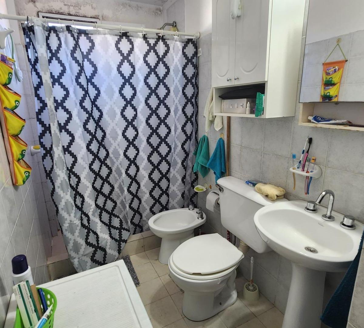 Foto de DEPARTAMENTO EN VENTA DE 2 DORMITORIOS CON COCHERA, imagen 3