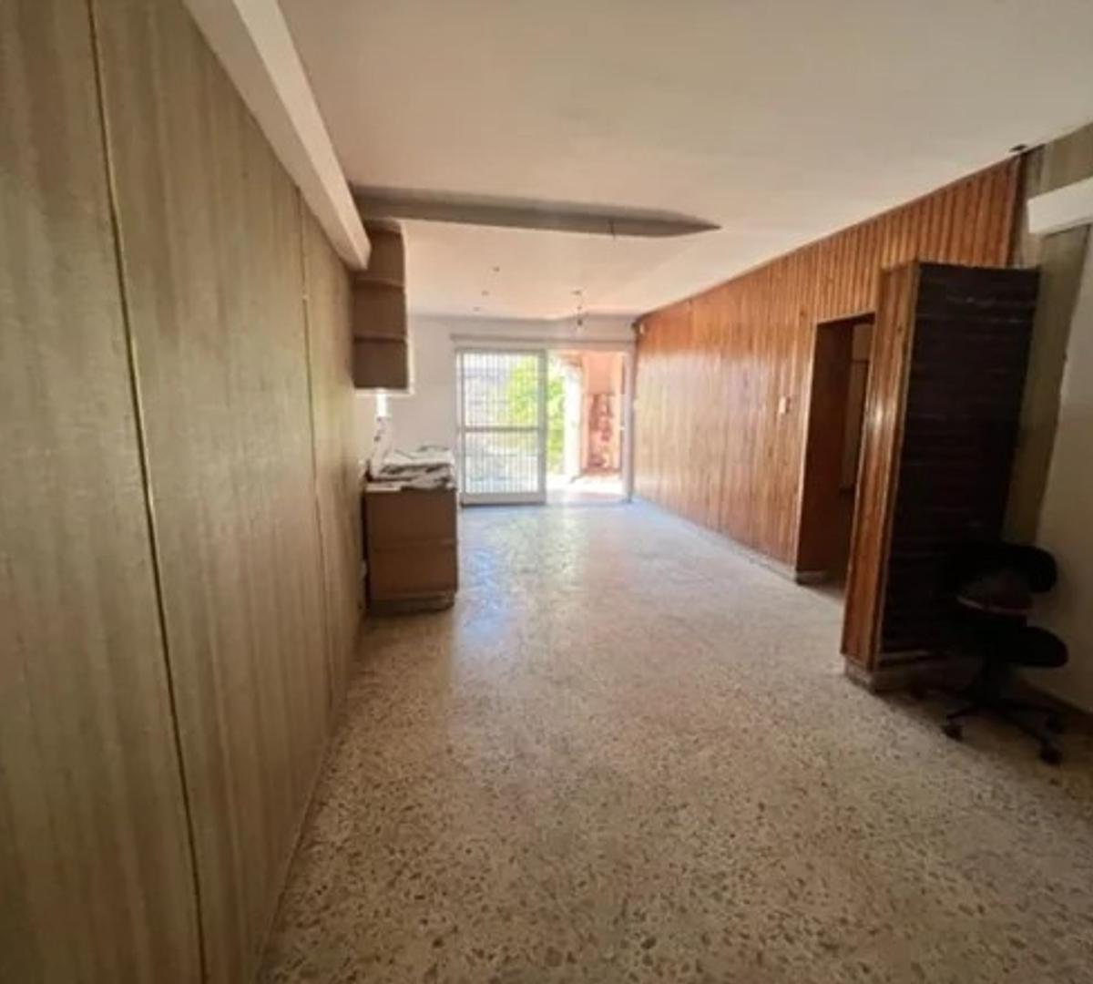 Foto de CASA EN VENTA APTA CREDITO 3 DORMITORIOS PATIO Y COCHERA, imagen 3