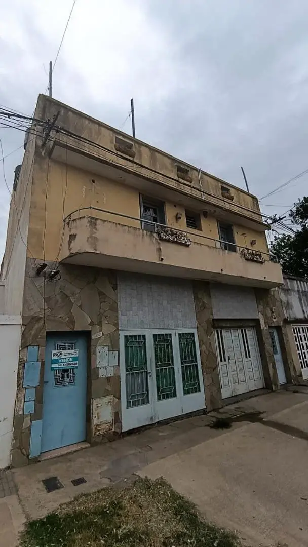 CASA 3 DORMITORIOS CON COCHERA Y PATIO 2