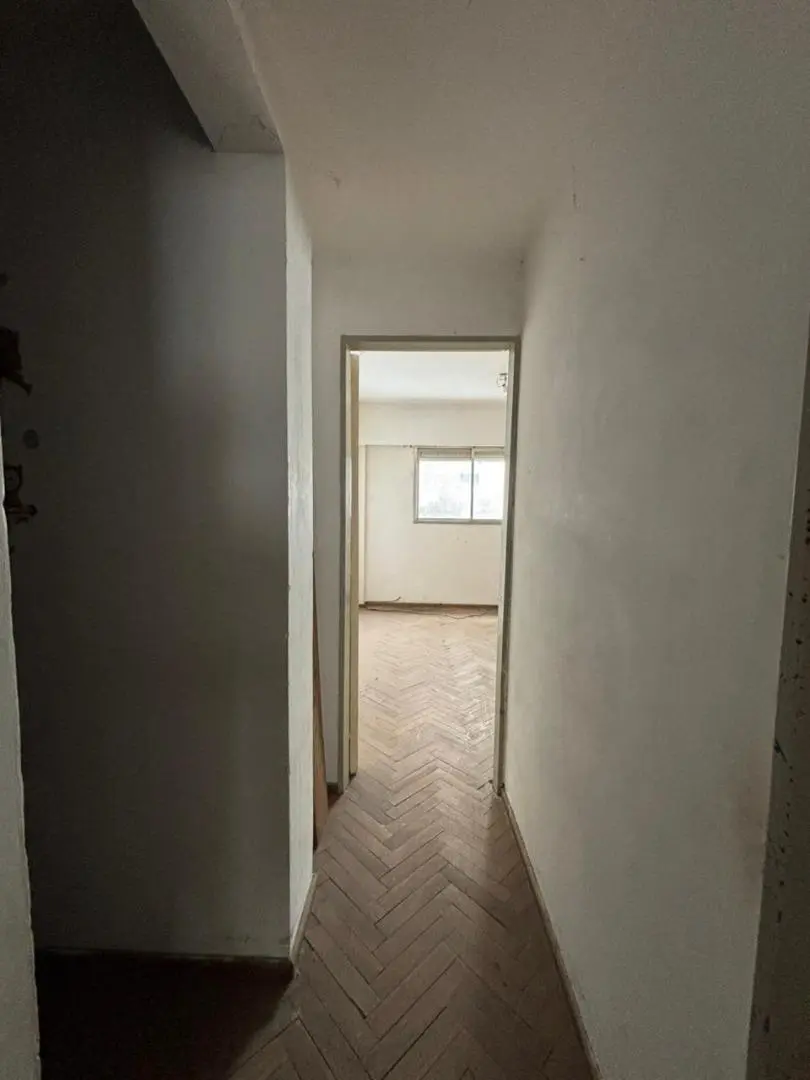 VENTA AMPLIO DEPTO 2 DORMITORIOS A RESTAURAR 4