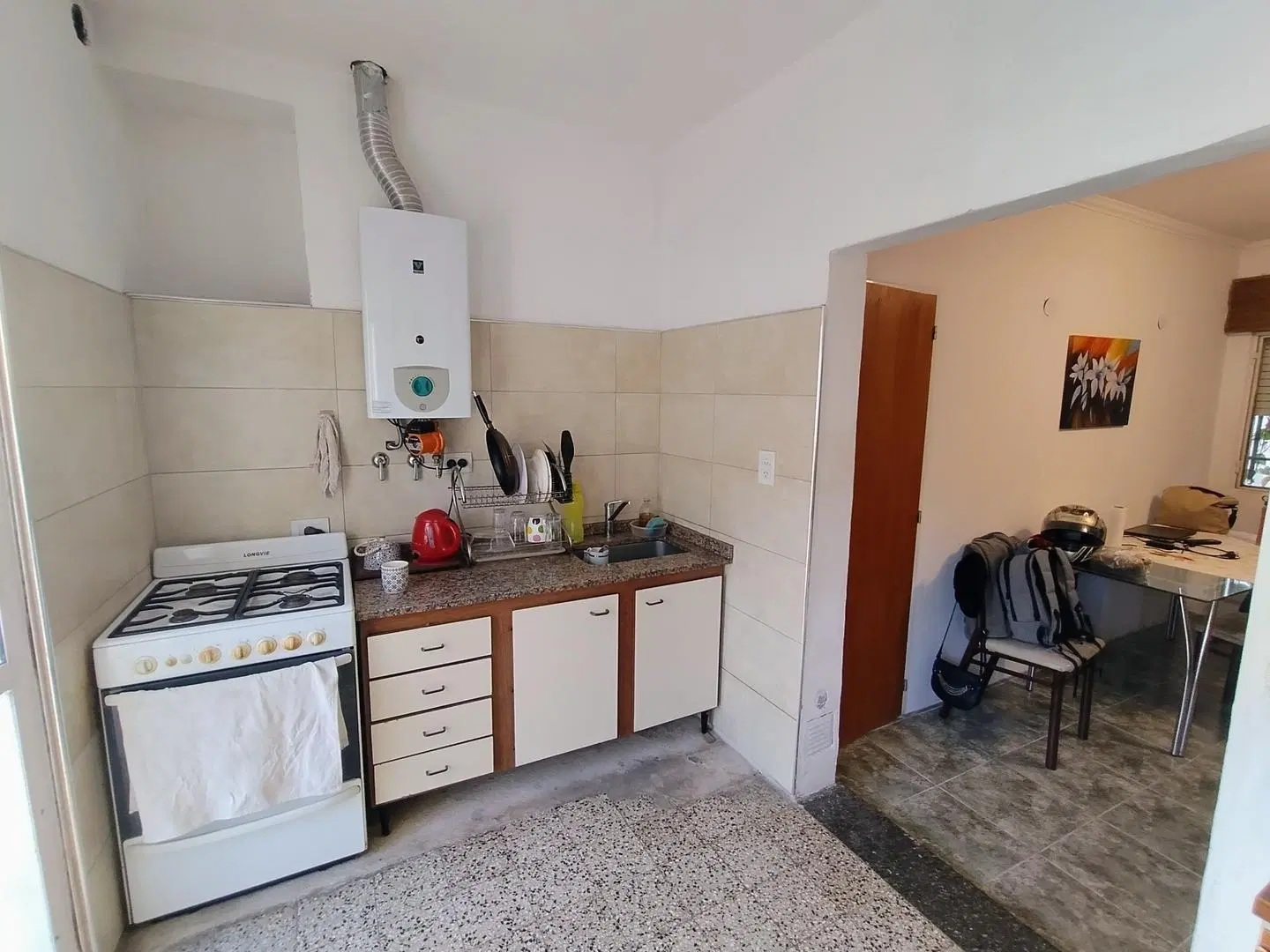 CASA INTERNA UNICA EN VENTA EN DEAN FUNES AL 500:IMPECABLE 3