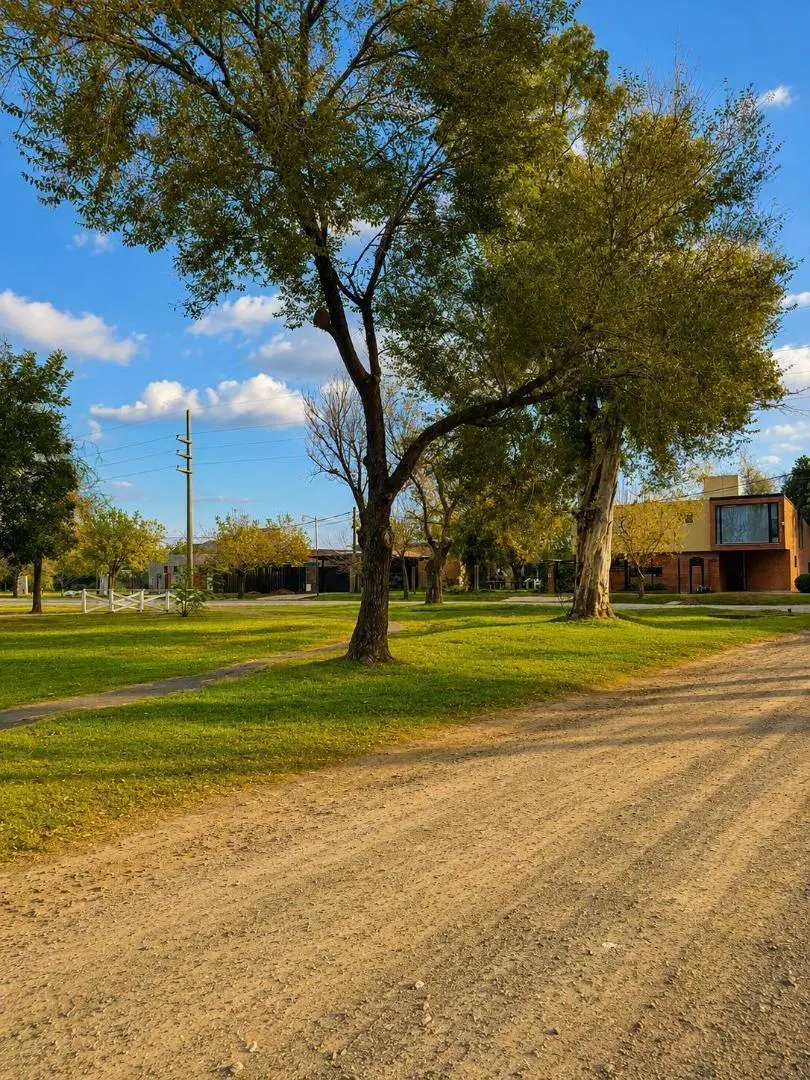TERRENO EN VENTA - LAS TARDES ROLDAN GRAN UBICACION 3