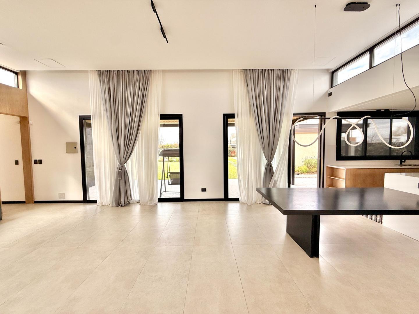 Foto de VENTA CASA CALIDAD PREMIUM 3 DORMITORIOS DISEÑO DE AUTOR, imagen 4