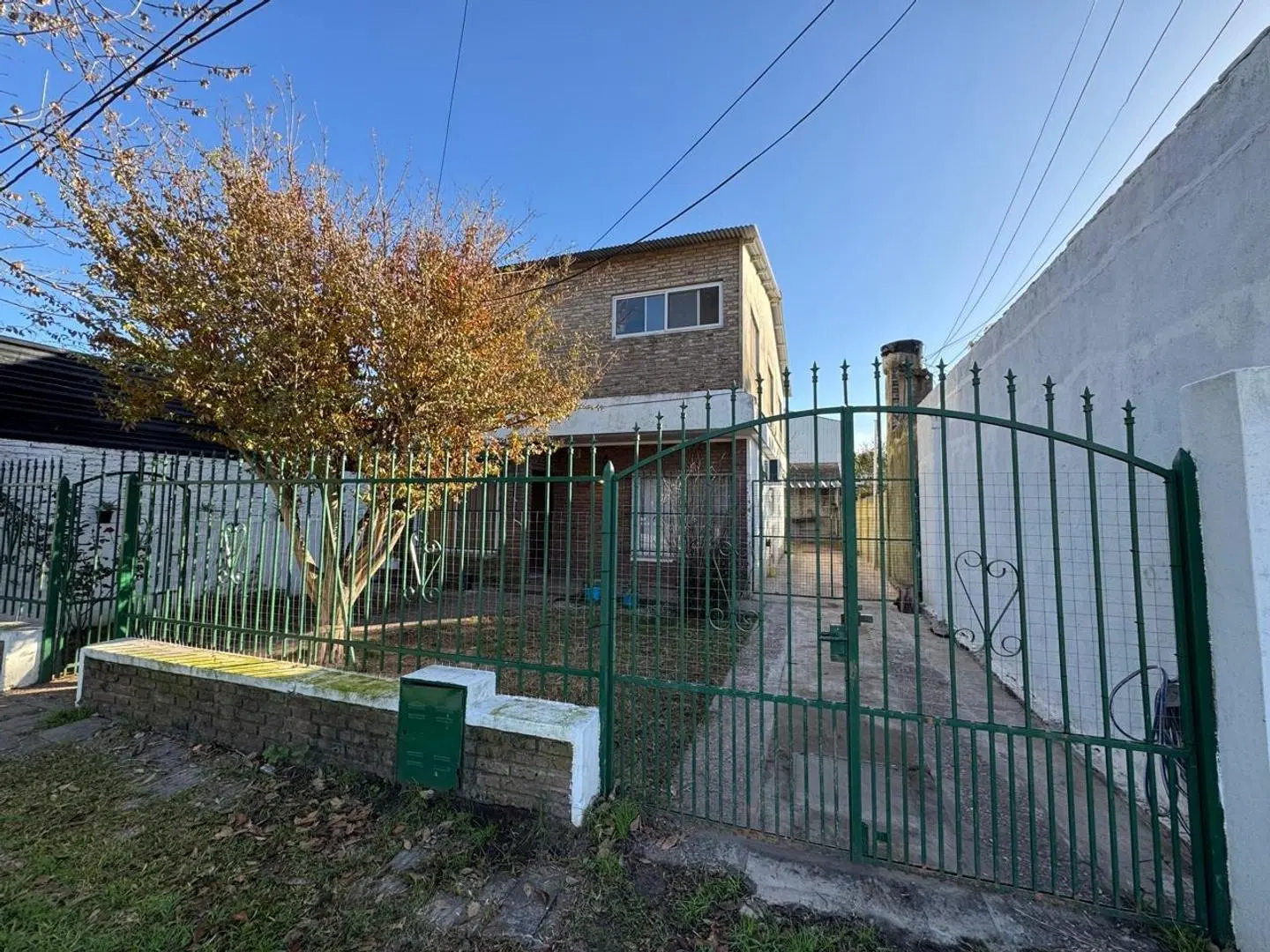 VENTA CASA CON COCHERA A PASOS DEL RIO .Granadero Baigorria 4