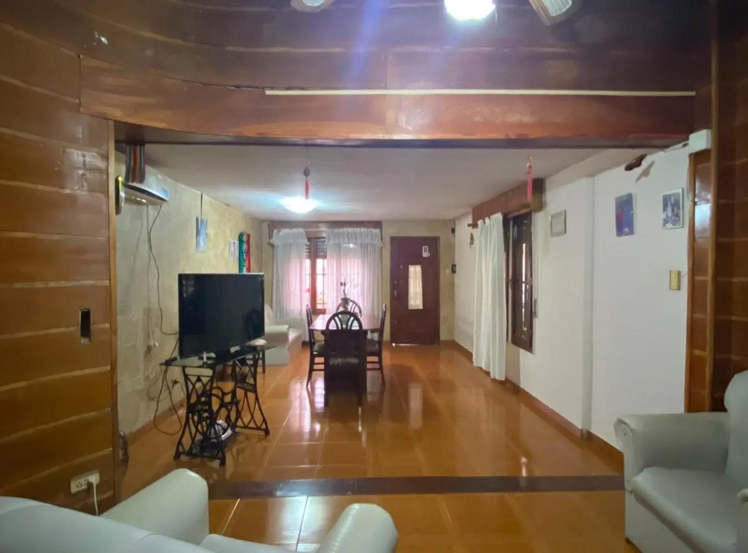 CASA A LA VENTA CON COCHERA, PISCINA, PATIO Y QUINCHO 5