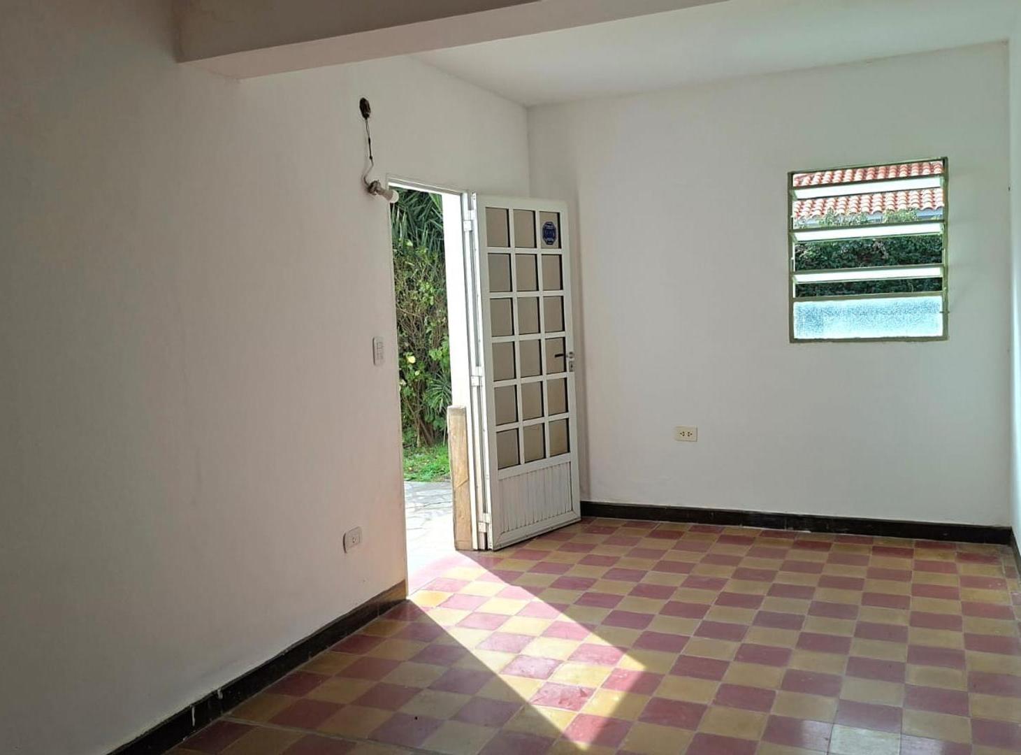 Foto de CASA CON PARQUE EN CORONEL ARNOLD; IMPECABLE, imagen 1