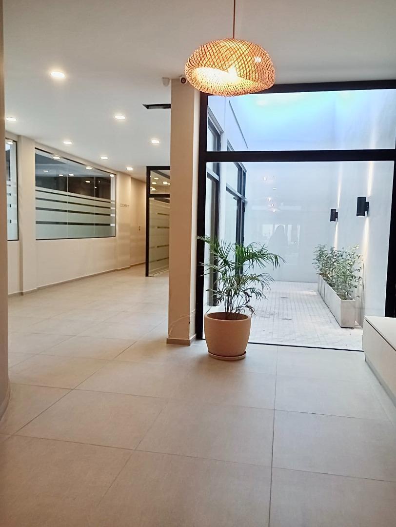 Foto de VENTA - EXCELENTE MONOAMBIENTE CON PATIO, imagen 5
