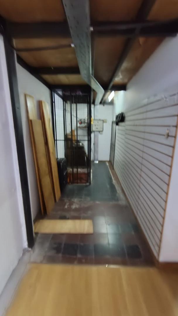 Foto de GALPON CON OFICINAS Y LOCAL COMERCIAL, imagen 2