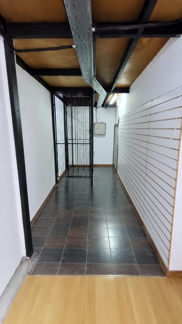 Foto de GALPON CON OFICINAS Y LOCAL COMERCIAL, imagen 1