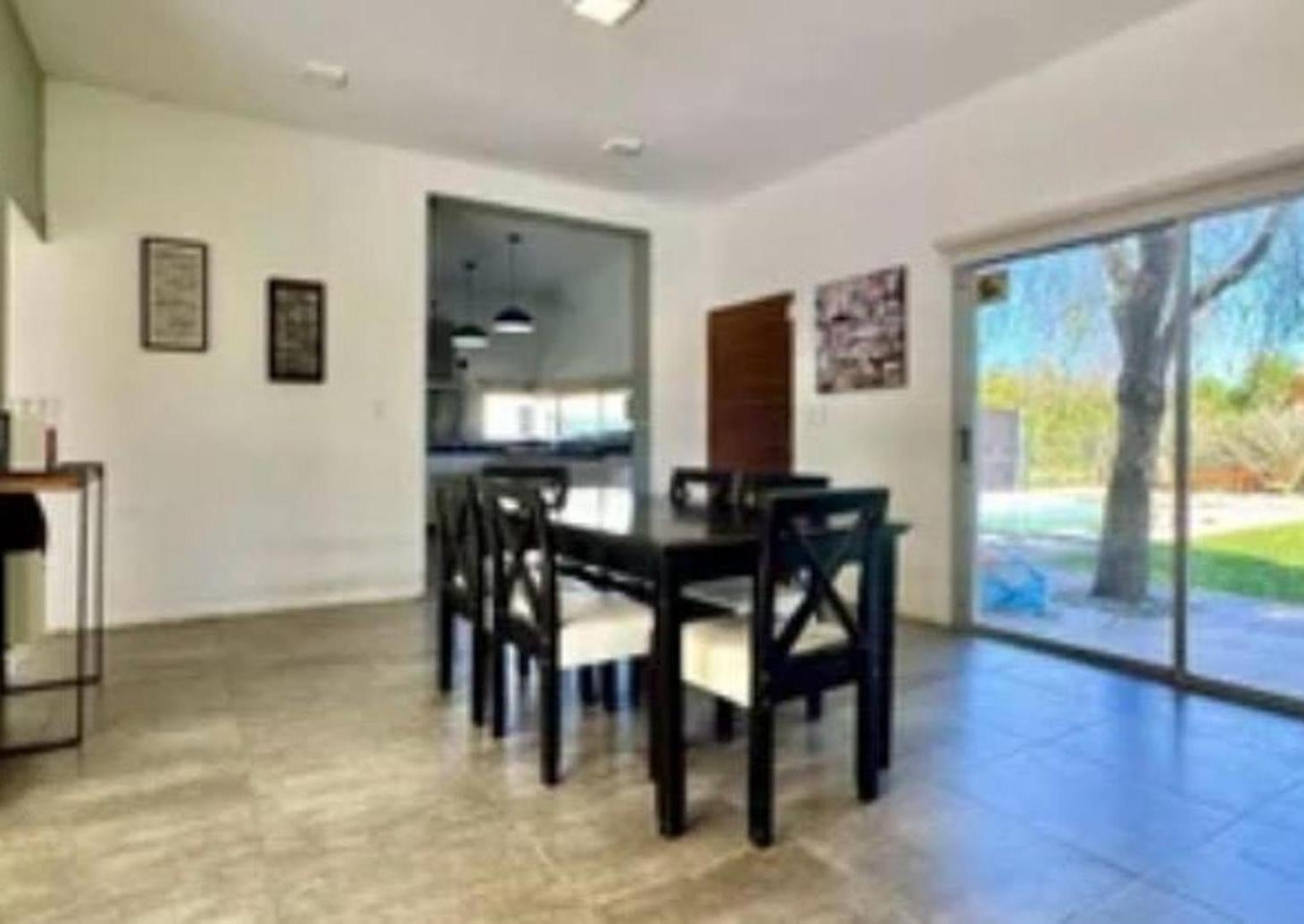 Foto de VENTA DE CASA EN ROLDAN MODERNA 2 DORMITORIOS Y PISCINA, imagen 5