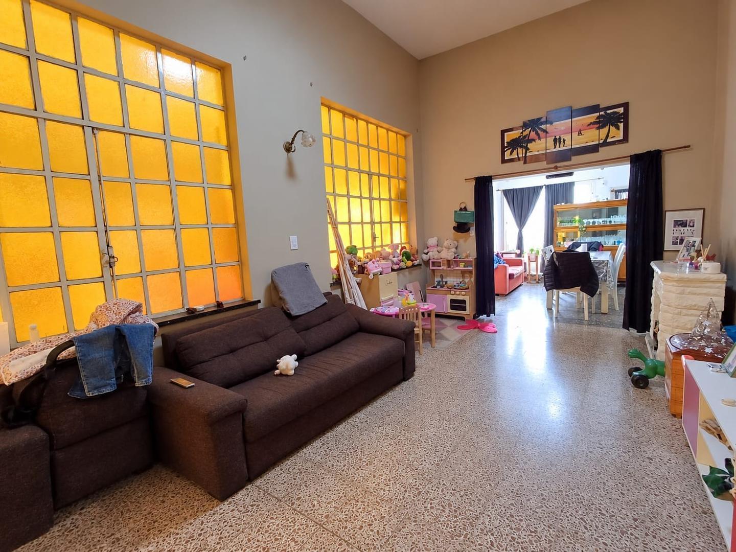 Foto de CASA EN VENTA EN TIRO SUIZO CON PATIO Y COCHERA, imagen 1