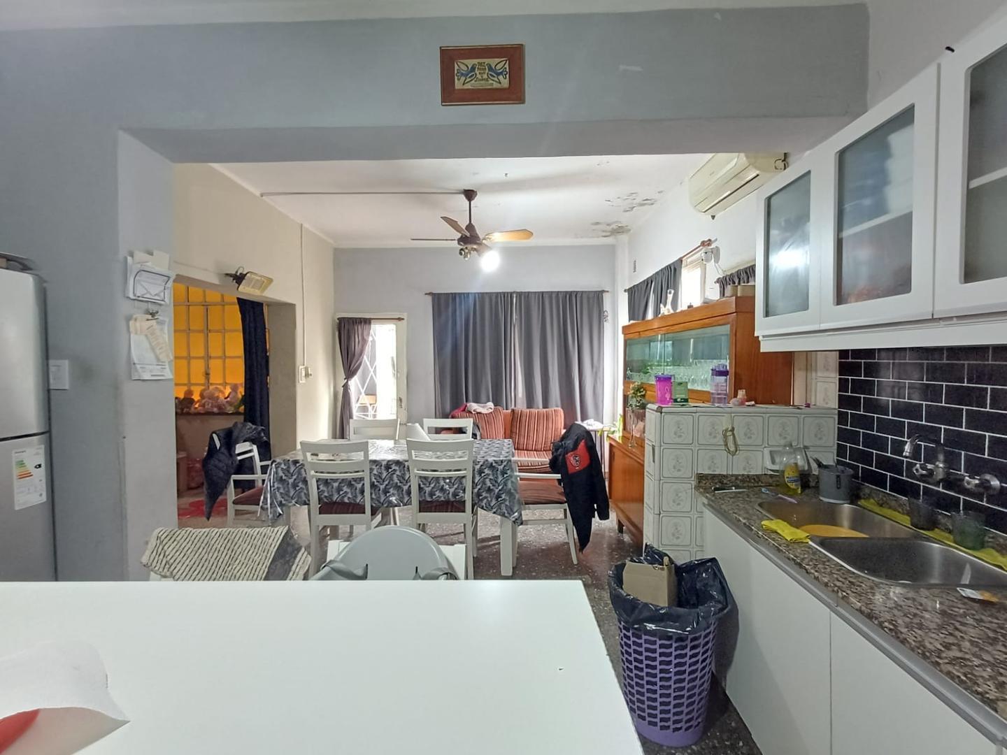 Foto de CASA EN VENTA EN TIRO SUIZO CON PATIO Y COCHERA, imagen 2