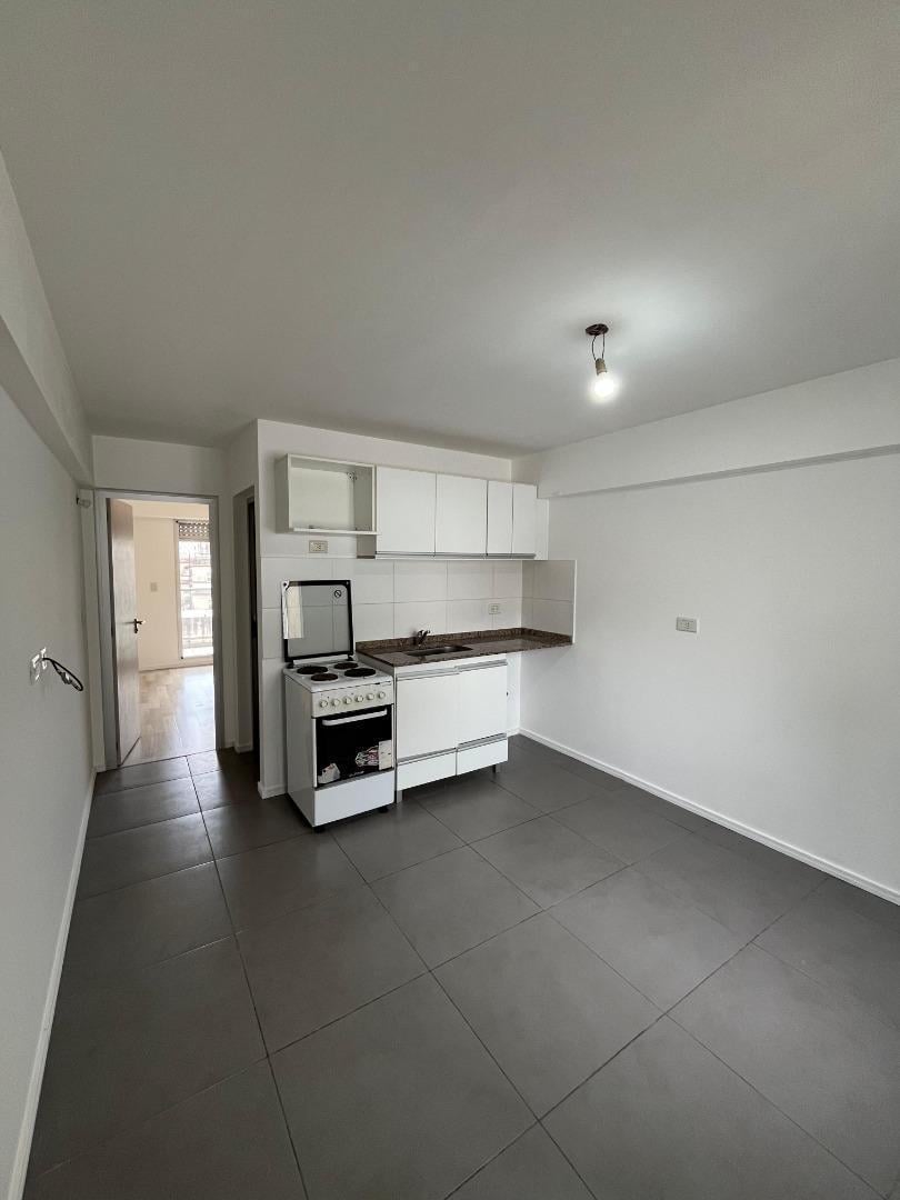 Foto de DEPARTAMENTO 1 DORMITORIO CON BALCÓN AL FRENTE, imagen 1