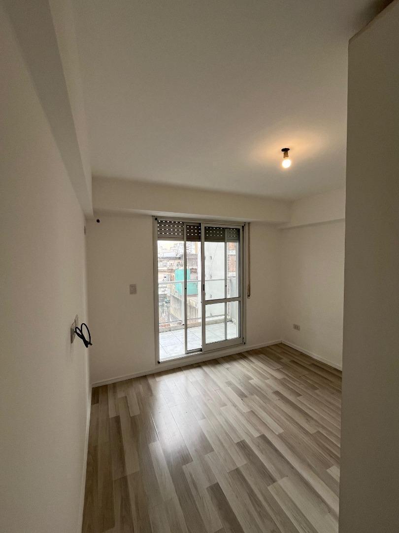 Foto de DEPARTAMENTO 1 DORMITORIO CON BALCÓN AL FRENTE, imagen 2