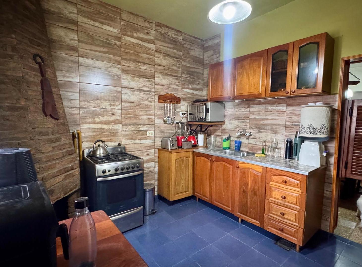 Foto de VENTA CASA 2 DORMITORIOS CON PATIO Y COCHERA, imagen 4