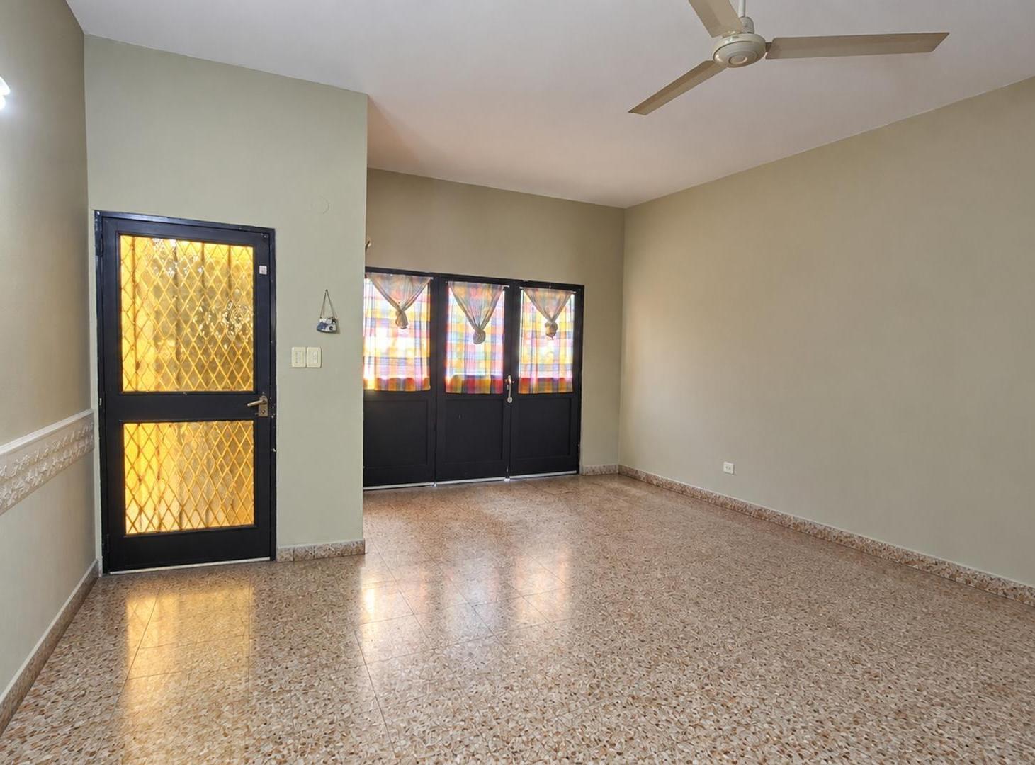 Foto de CASA EN VENTA DE 4 DORMITORIOS CON AMPLIO PATIO, imagen 4