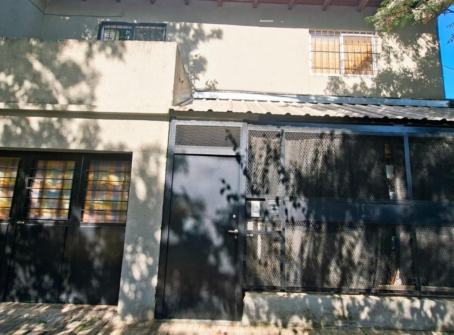 Foto de CASA EN VENTA DE 4 DORMITORIOS CON AMPLIO PATIO, imagen 2