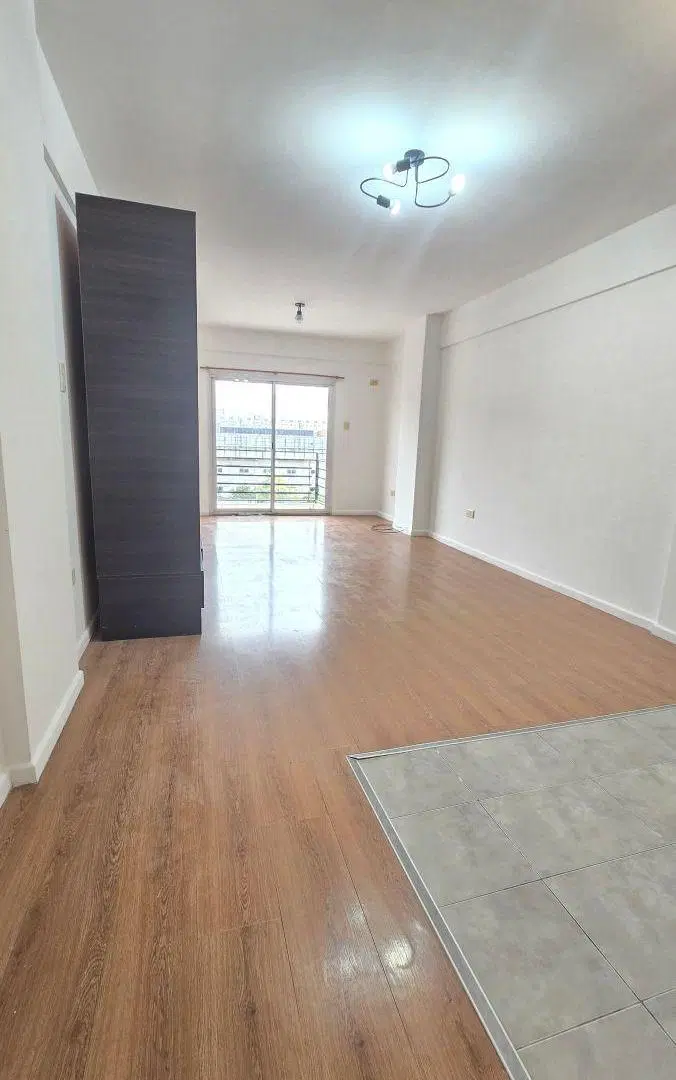 Monoambiente excelente con balcón 4