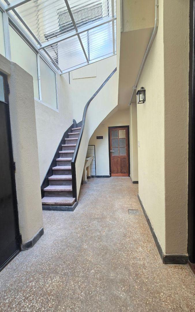 Foto de PH 2 ambientes con patio y terraza, imagen 1