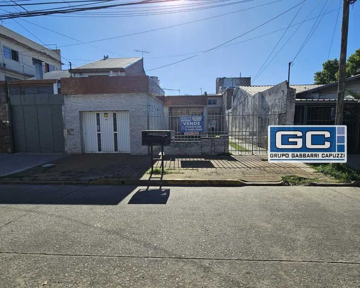 PH En Venta Al Frente Caseros Muy Amplio, Luminoso y Comodo 1