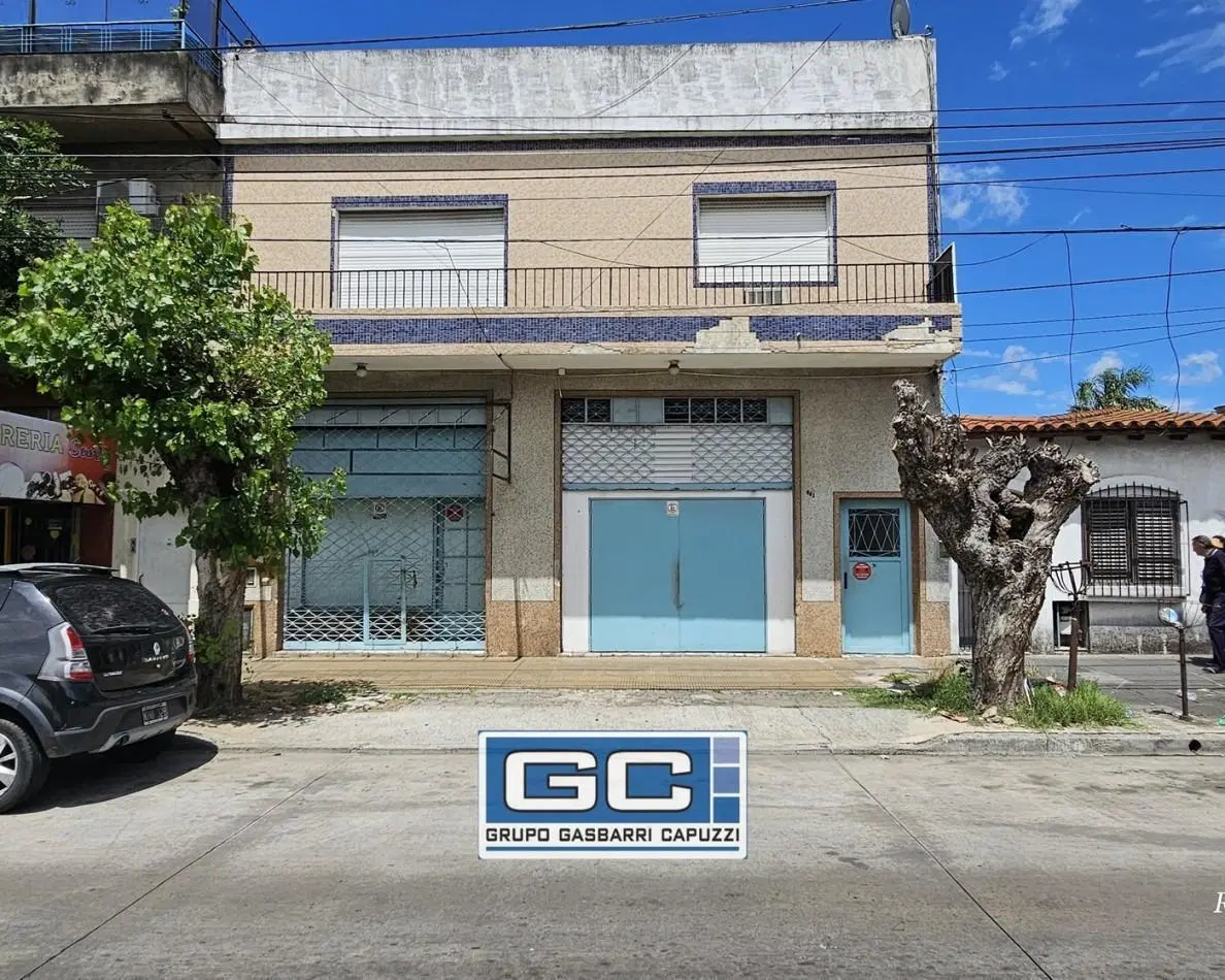 Casa Con Locales en Venta Moron Sobre Lote Propio Zona Comercial 1
