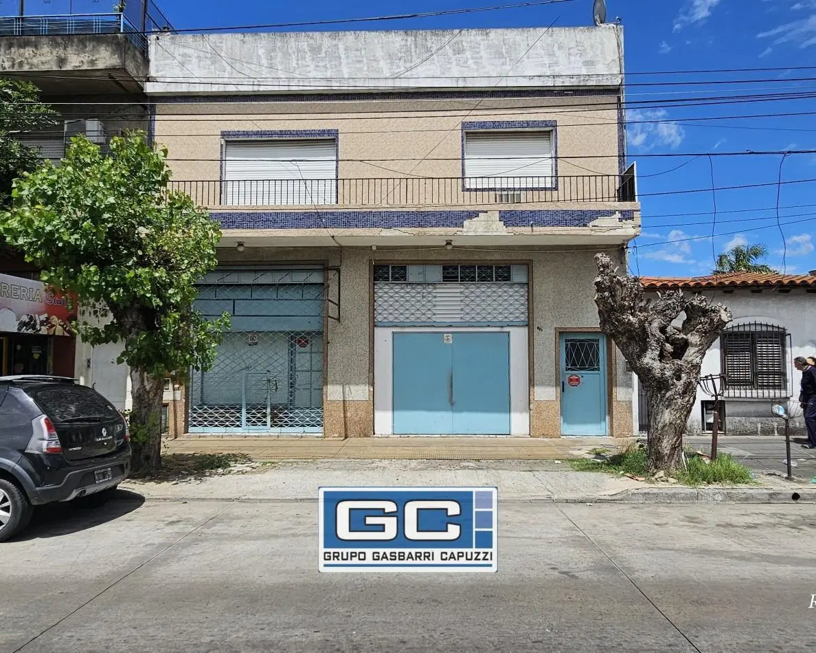 Casa Con Locales en Venta Moron Sobre Lote Propio Zona Comercial 3