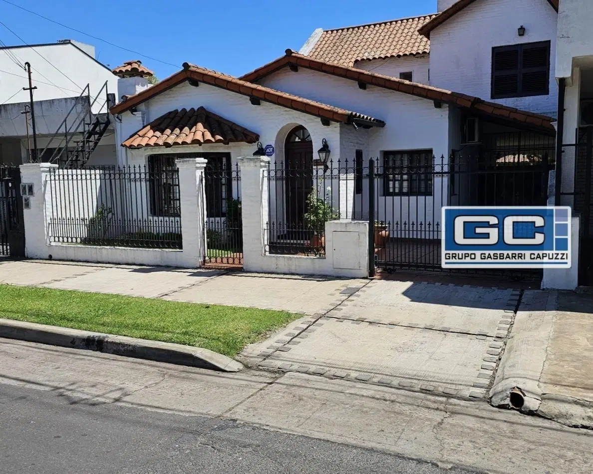 Casa en Venta Haedo Norte impecable sobre lote propio 5