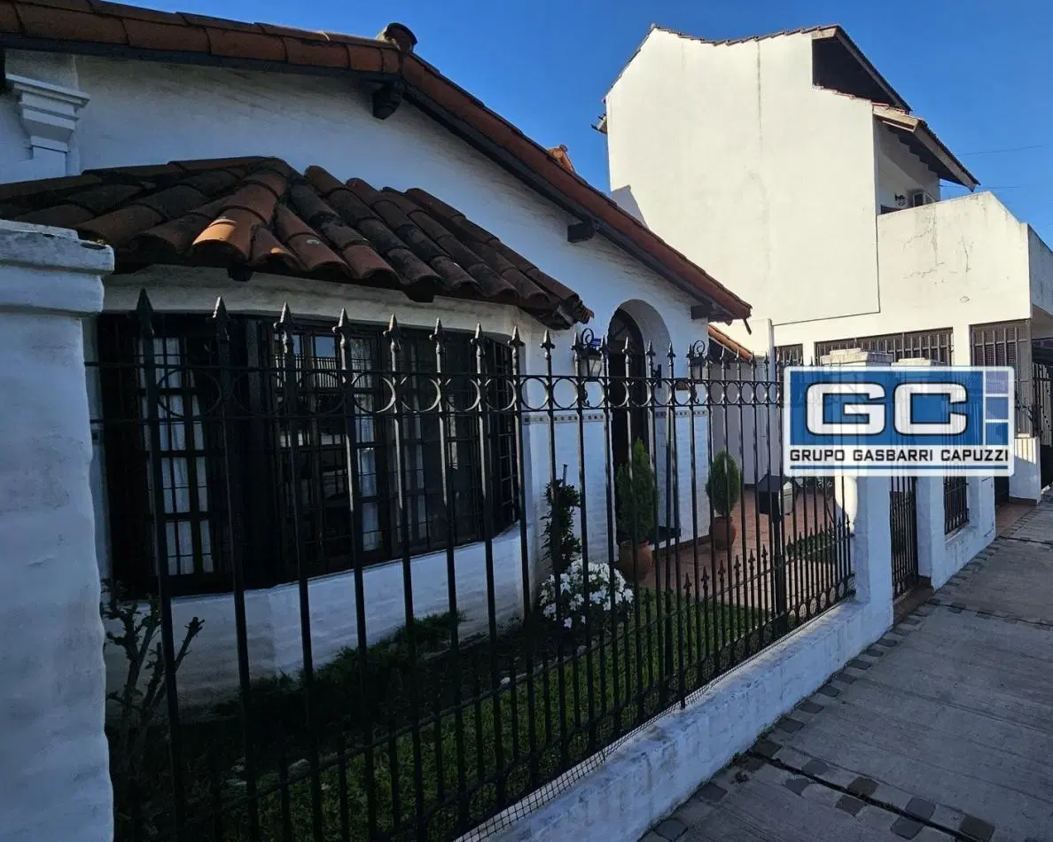 Casa en Venta Haedo Norte impecable sobre lote propio 3