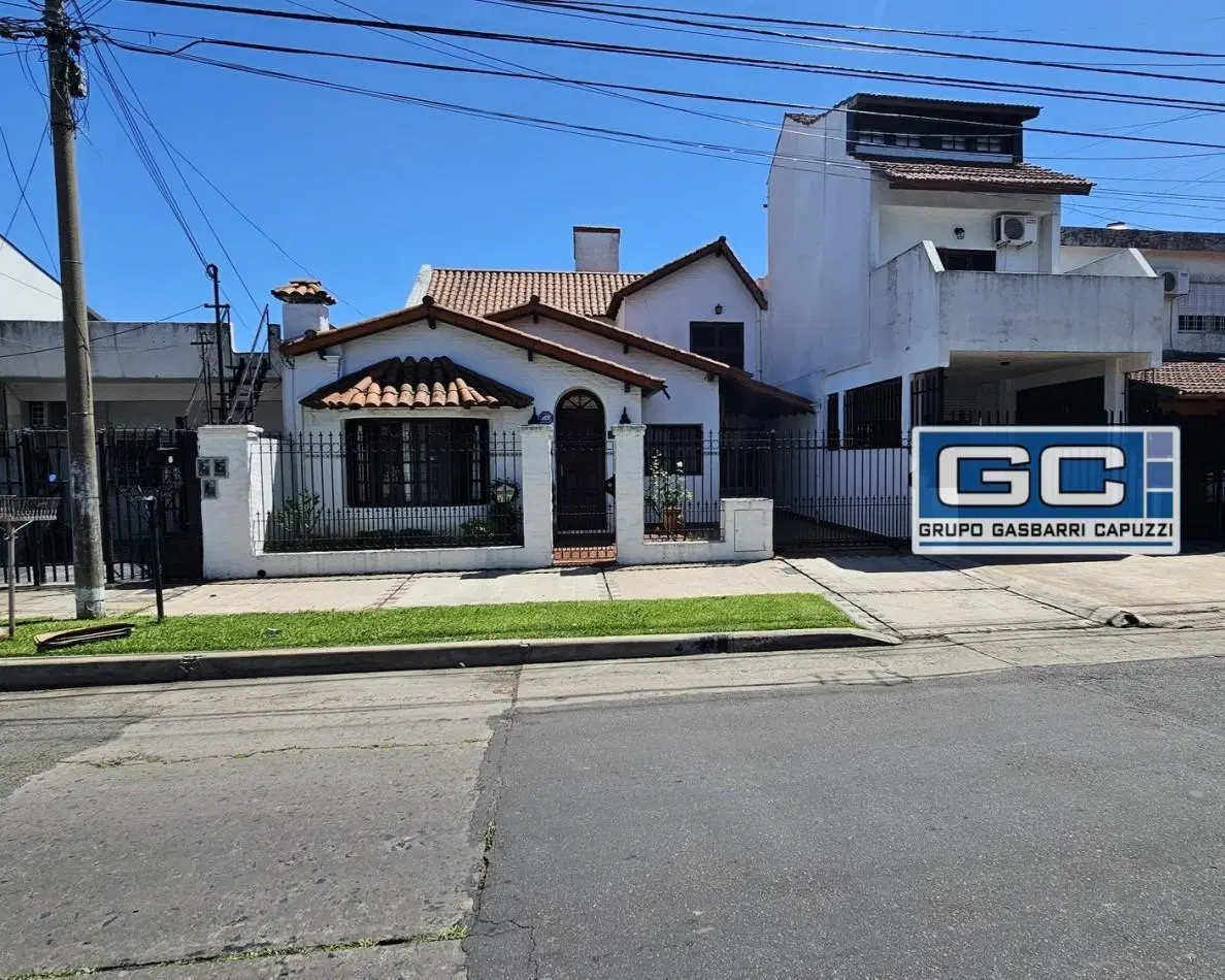 Casa en Venta Haedo Norte impecable sobre lote propio 1